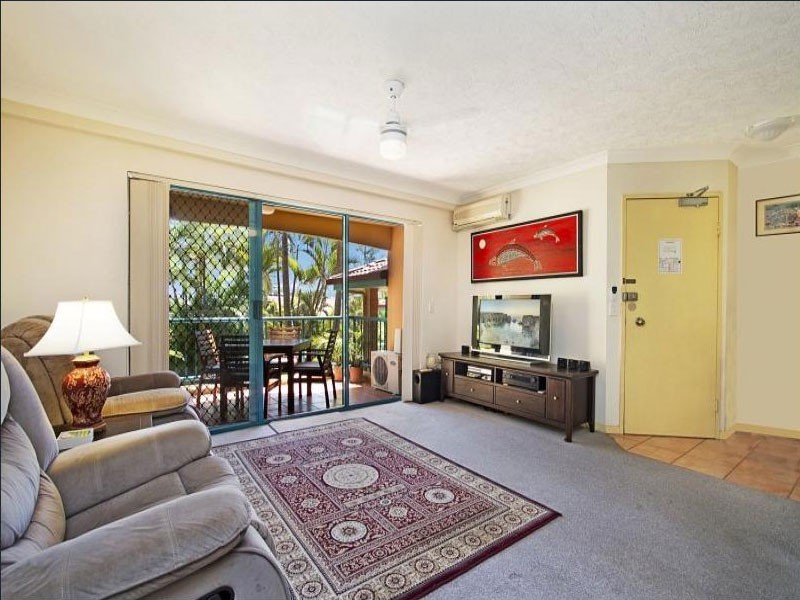 8/27 Dutton Street, Coolangatta QLD 4225