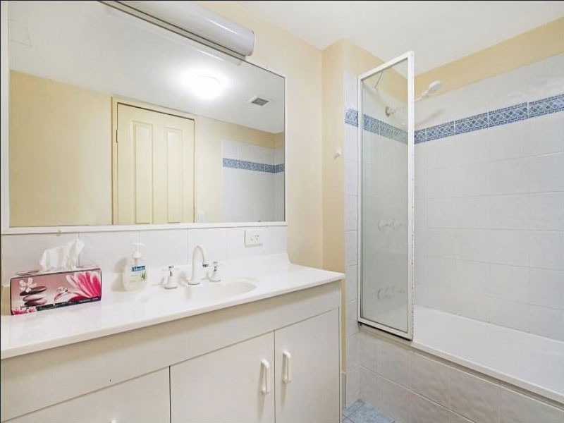 8/27 Dutton Street, Coolangatta QLD 4225