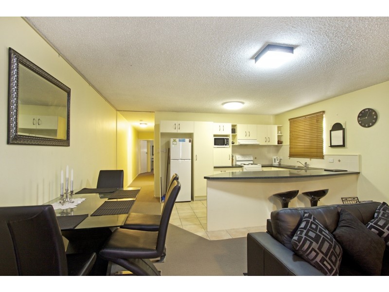 2/4 Musgrave Street, Kirra QLD 4225