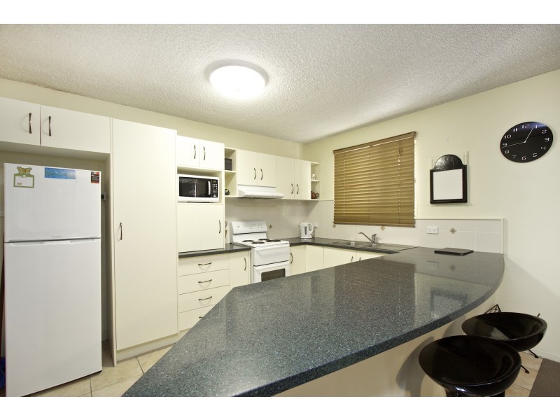 2/4 Musgrave Street, Kirra QLD 4225