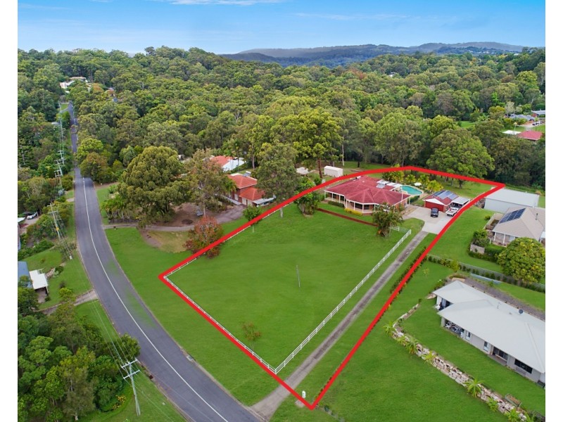 30 Cornwall Drive, Elanora QLD 4221