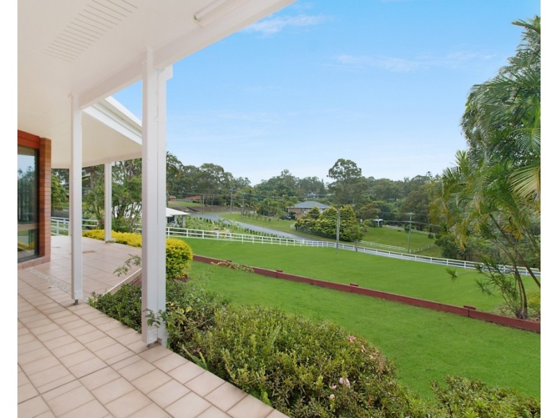 30 Cornwall Drive, Elanora QLD 4221
