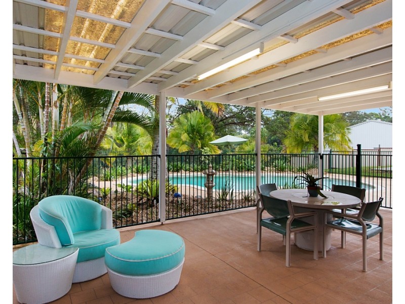 30 Cornwall Drive, Elanora QLD 4221