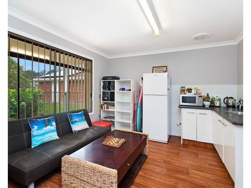 30 Cornwall Drive, Elanora QLD 4221