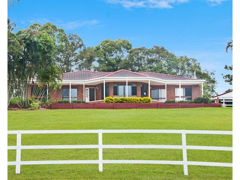 30 Cornwall Drive, Elanora QLD 4221