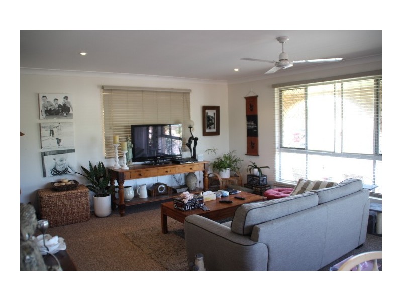 2/27 Cabarita Avenue, Tugun QLD 4224