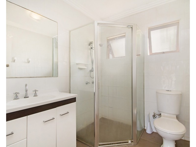 4/4 Johnston Street, Bilinga QLD 4225
