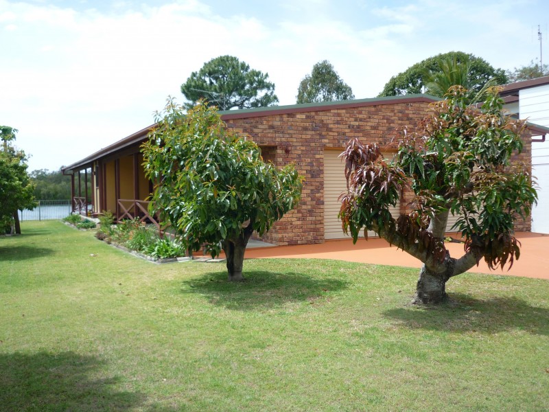 85 Sunset Boulevard, Tweed Heads West NSW 2485