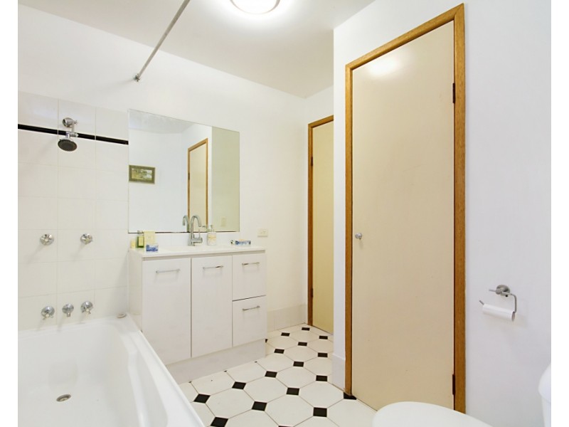 22 Inlet Drive, Tweed Heads West NSW 2485