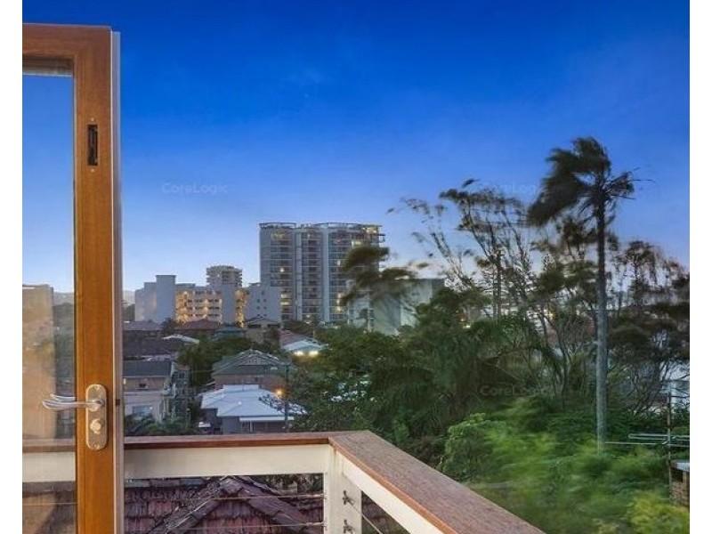 13 Rutledge Street, Kirra QLD 4225