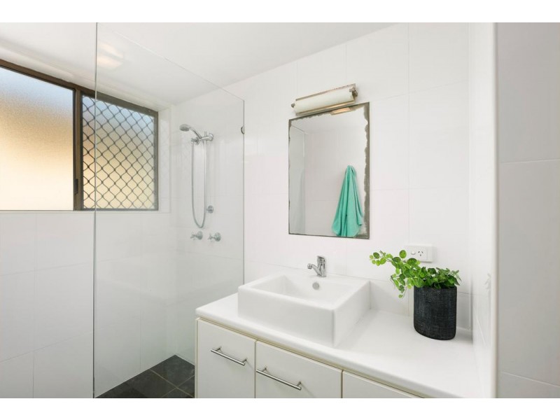 3/271 Golden Four Drive, Bilinga QLD 4225