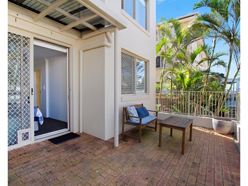 1/15 Santa Monica Road – Miami Beachside, Miami QLD 4220