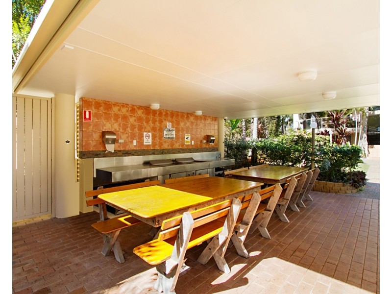 1/15 Santa Monica Road – Miami Beachside, Miami QLD 4220