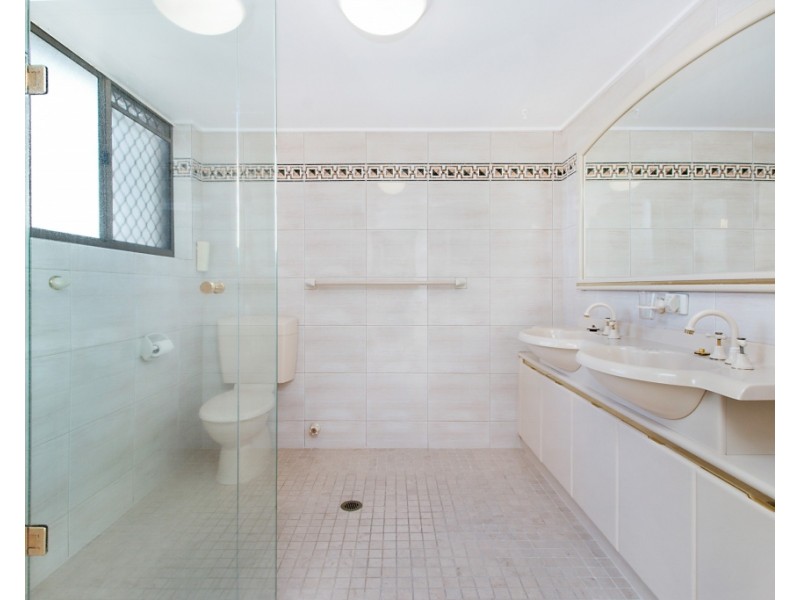 1/2 Surf Street, Bilinga QLD 4225