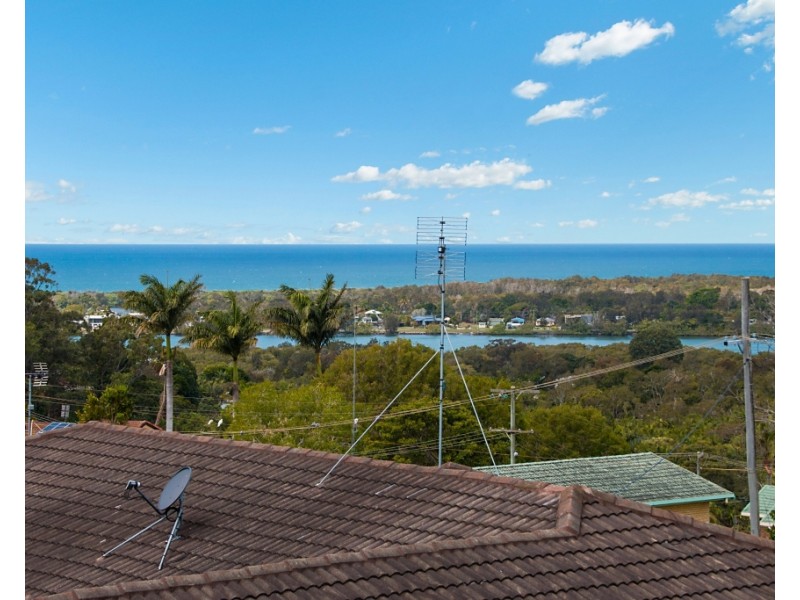 12 Oyster Point Rd, Banora Point NSW 2486