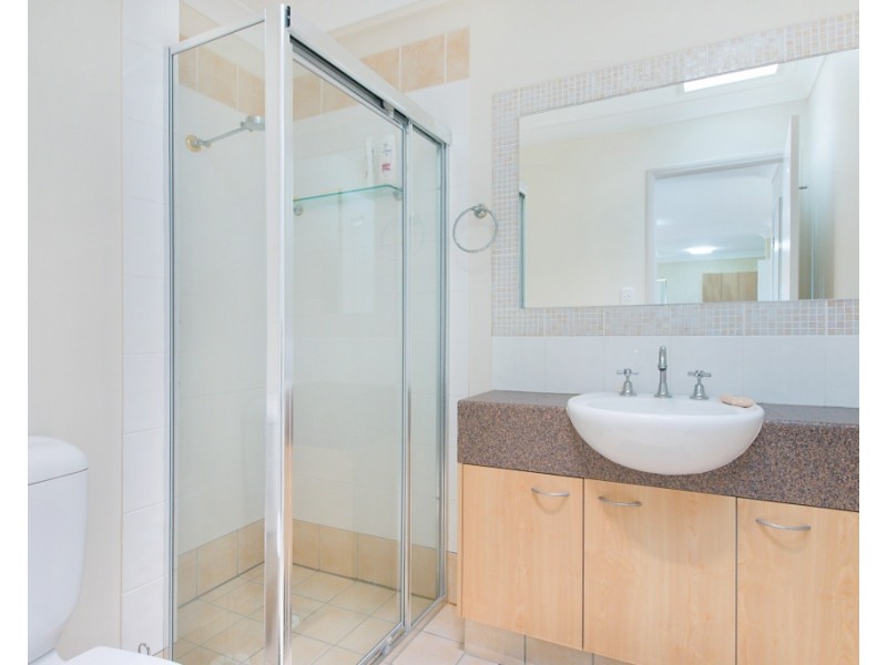 8/6 Rutledge Street, Coolangatta QLD 4225