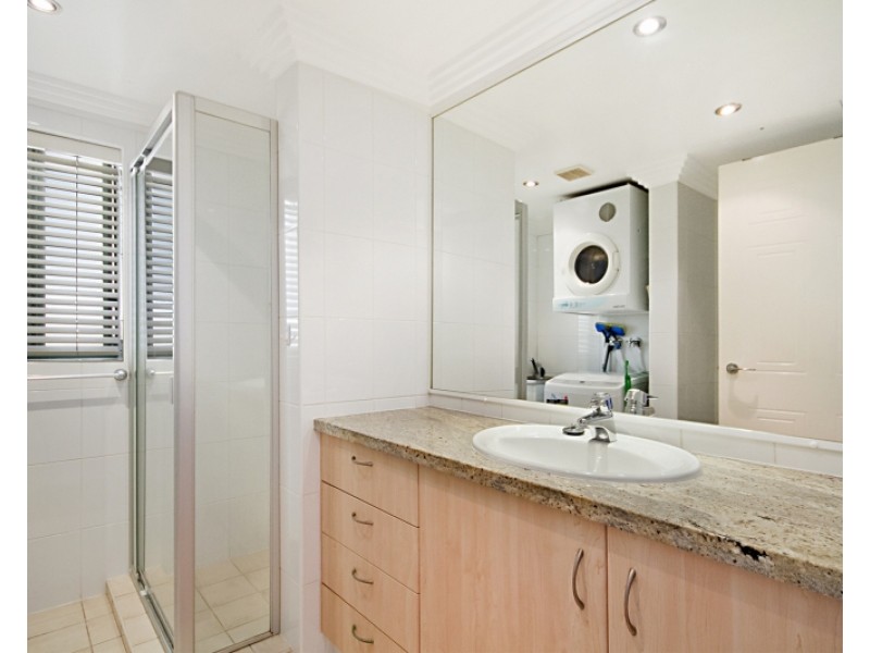 1/209 Jefferson Lane, Palm Beach QLD 4221