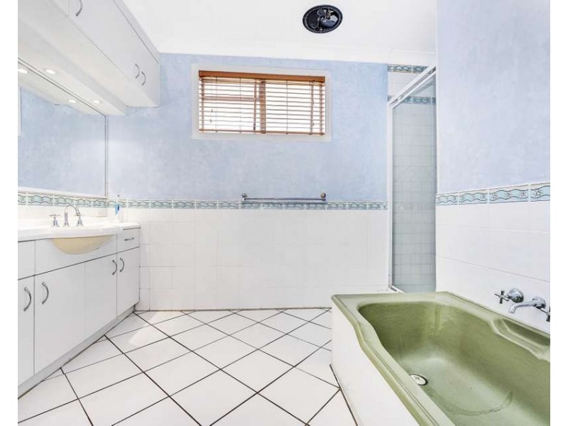 11 Elsie Street, Banora Point NSW 2486