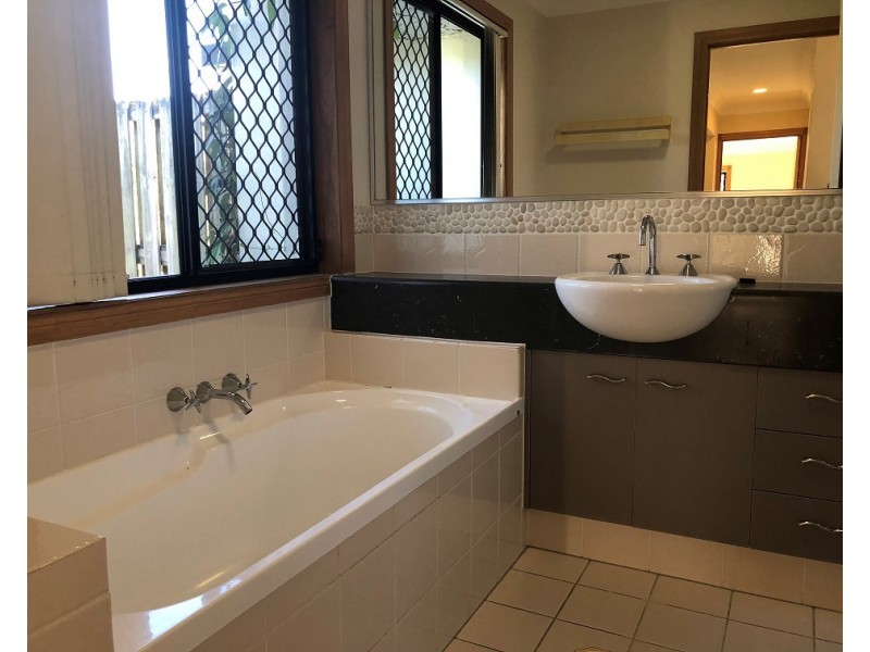 35 Keegan Circuit, Currumbin Waters QLD 4223