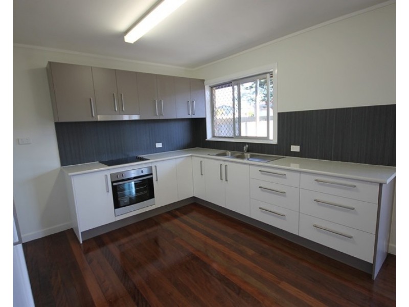 1/6 Twenty First Avenue (Cnr Gold Coast Hwy), Palm Beach QLD 4221