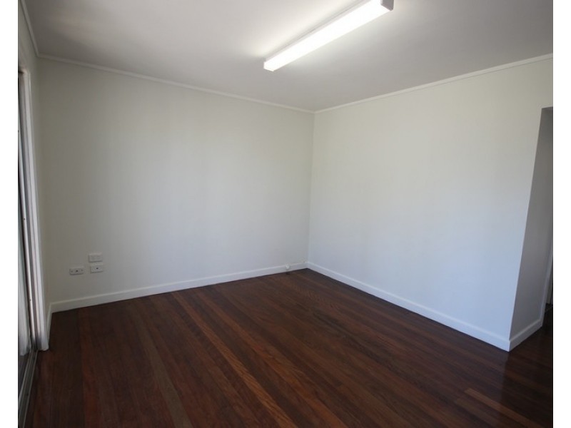 1/6 Twenty First Avenue (Cnr Gold Coast Hwy), Palm Beach QLD 4221