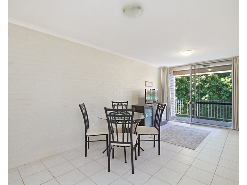 8/28 Miles Street, Coolangatta QLD 4225