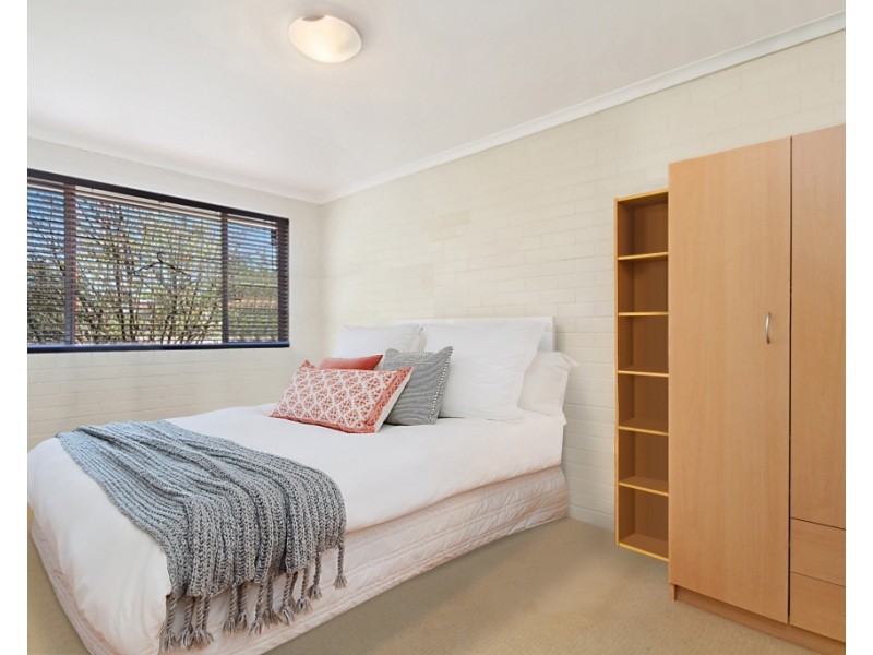 8/28 Miles Street, Coolangatta QLD 4225