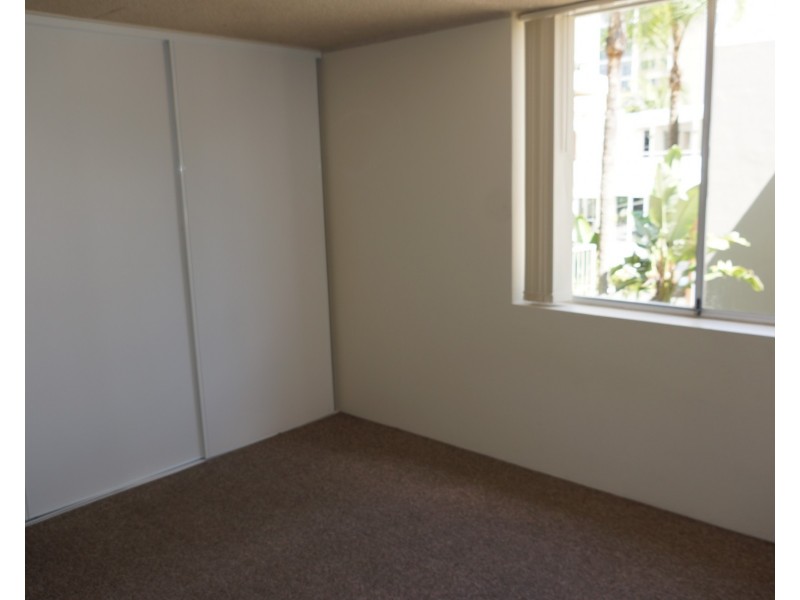 2/250 The Esplanade, Burleigh Heads QLD 4220