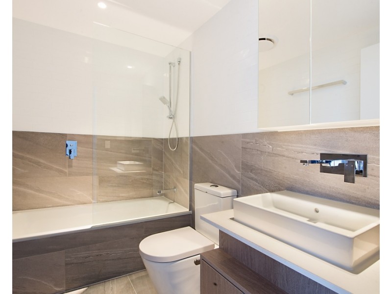 601/106 Pacific Parade, Bilinga QLD 4225