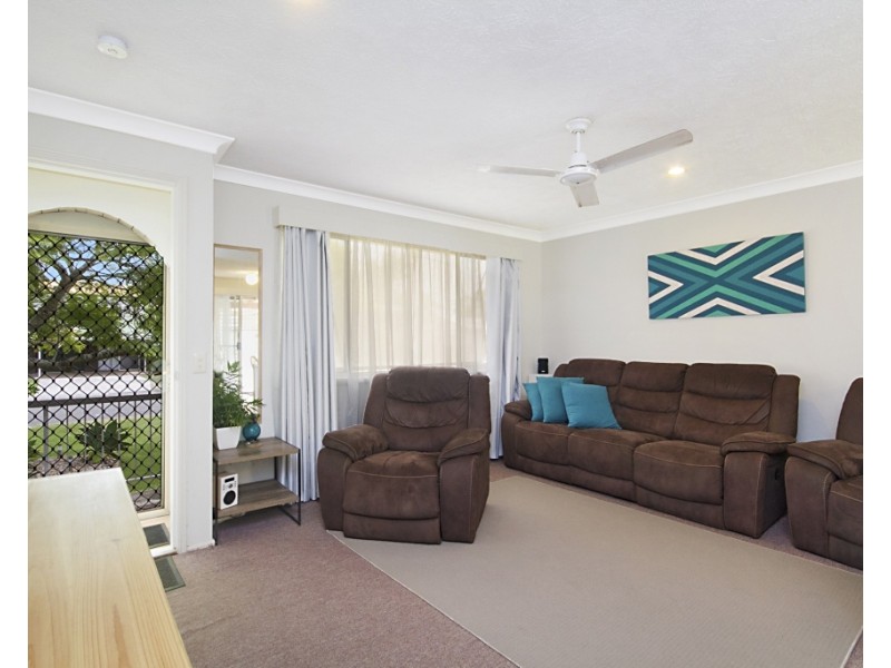 11 James Road, Tweed Heads South NSW 2486