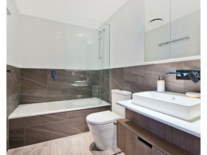 701/106 Pacific Parade, Bilinga QLD 4225