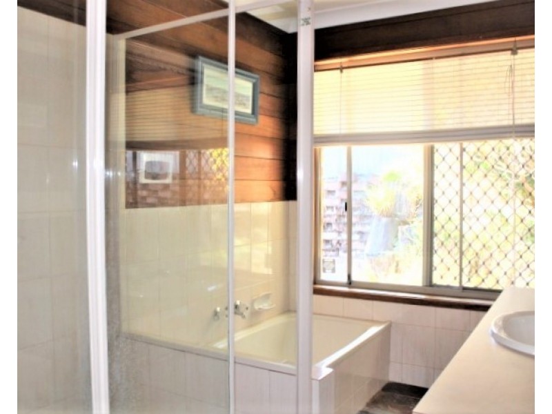 12 Dinjirra Court, Tugun QLD 4224