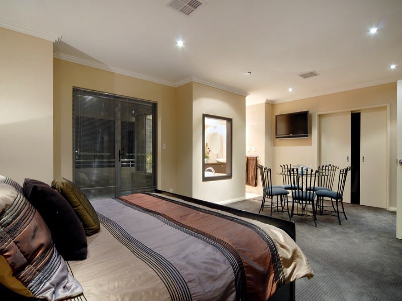 25 Vestia Walk, Stirling WA 6021