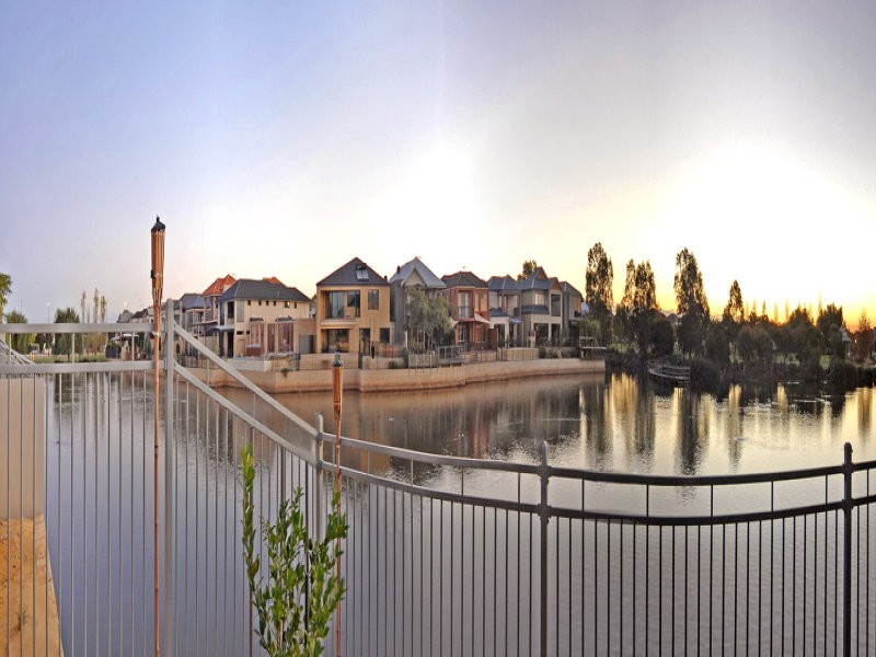 25 Vestia Walk, Stirling WA 6021