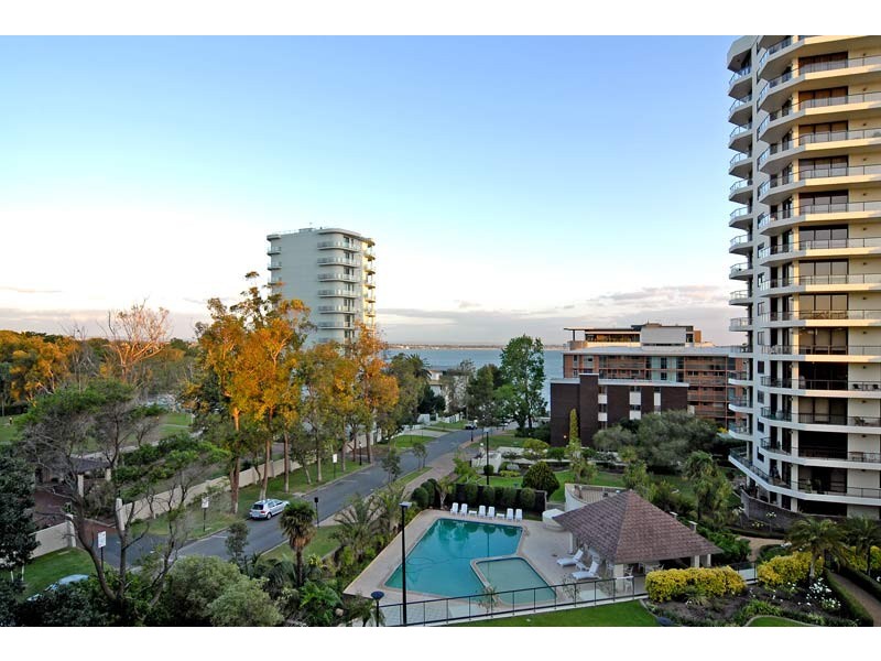 42/3 Park Avenue, Crawley WA 6009