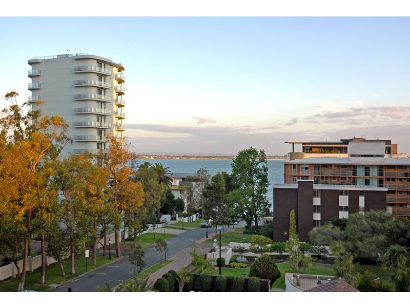 42/3 Park Avenue, Crawley WA 6009