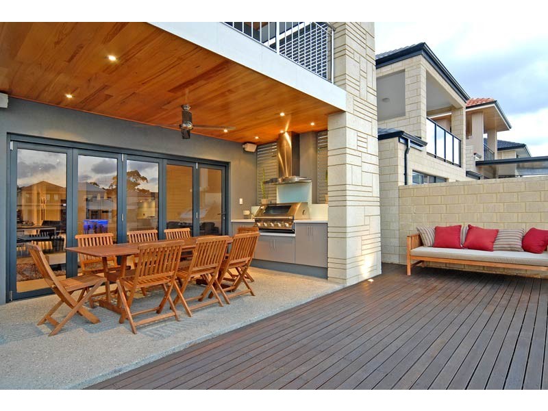 101 Roselea Boulevard, Stirling WA 6021