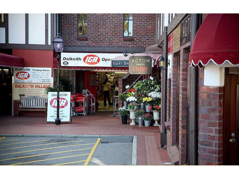 8B Alexander Road, Dalkeith WA 6009