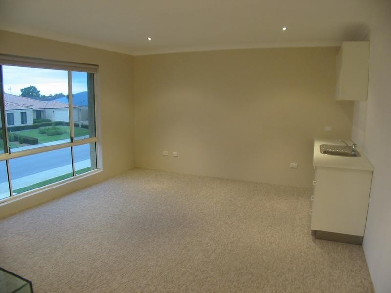 58 Dumbarton Road, Canning Vale WA 6155