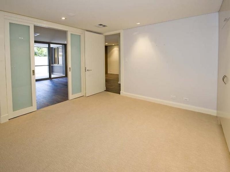 111/40 Saint Quentins Avenue, Claremont WA 6010