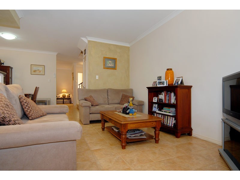 4/57 Latrobe Street, Yokine WA 6060