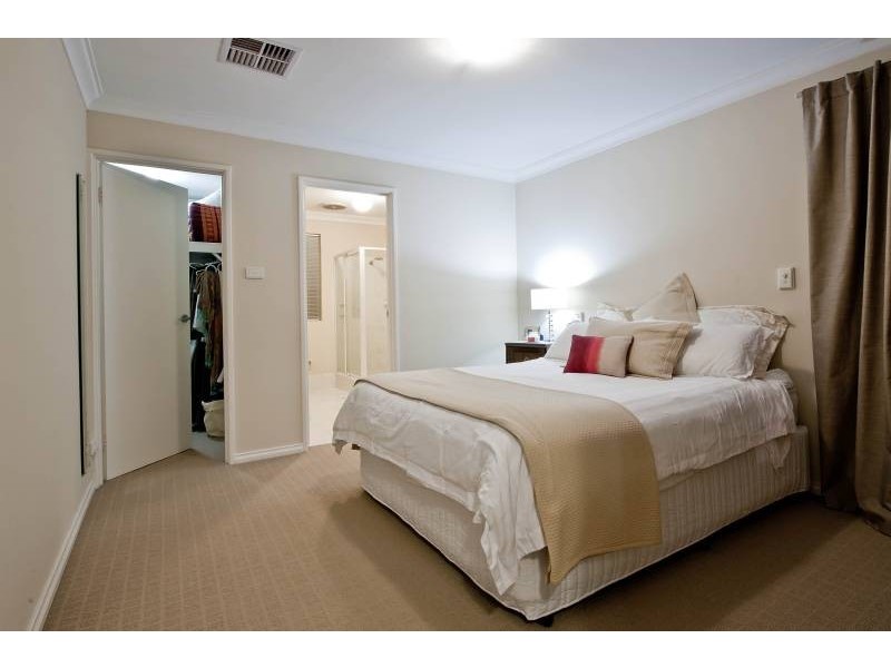 4/51 Moulden Avenue, Yokine WA 6060