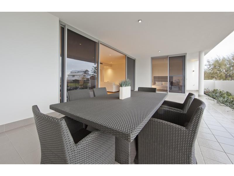 1/30 South Beach Promenade, North Coogee WA 6163