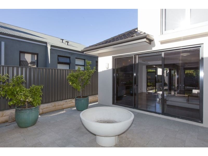 32 Hilda Street, Shenton Park WA 6008