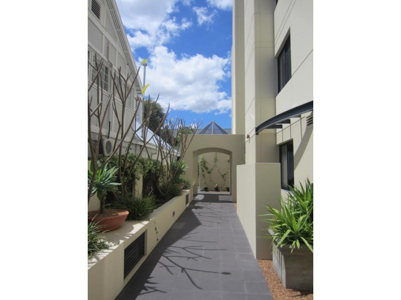 18/2 Outram Street, West Perth WA 6005