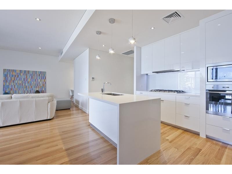 10/30 South Beach Promenade, North Coogee WA 6163