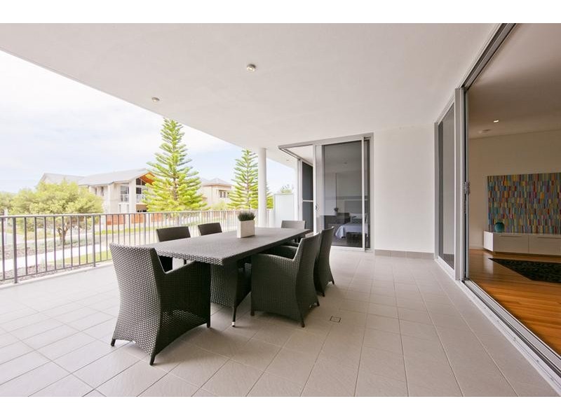 9/30 South Beach Promenade, North Coogee WA 6163