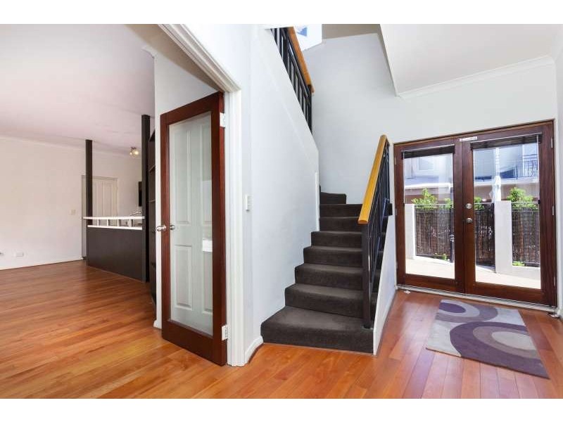 2/69 Quarry Street, Fremantle WA 6160