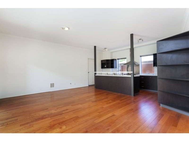 2/69 Quarry Street, Fremantle WA 6160