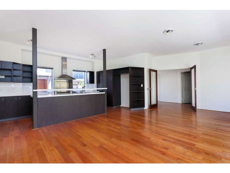 2/69 Quarry Street, Fremantle WA 6160